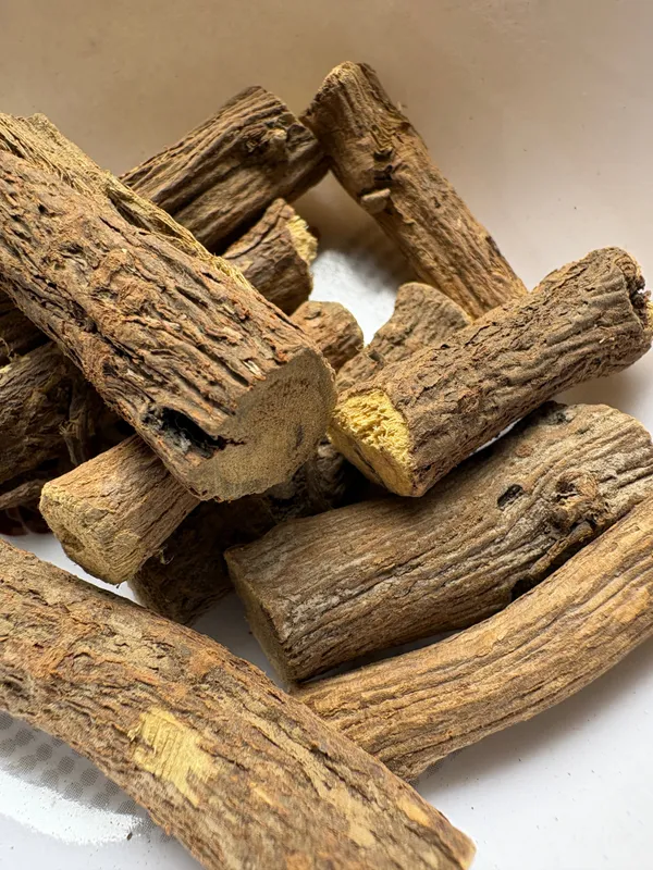 Mulethi_Root_Whole_Glycyrrhiza_Glabra